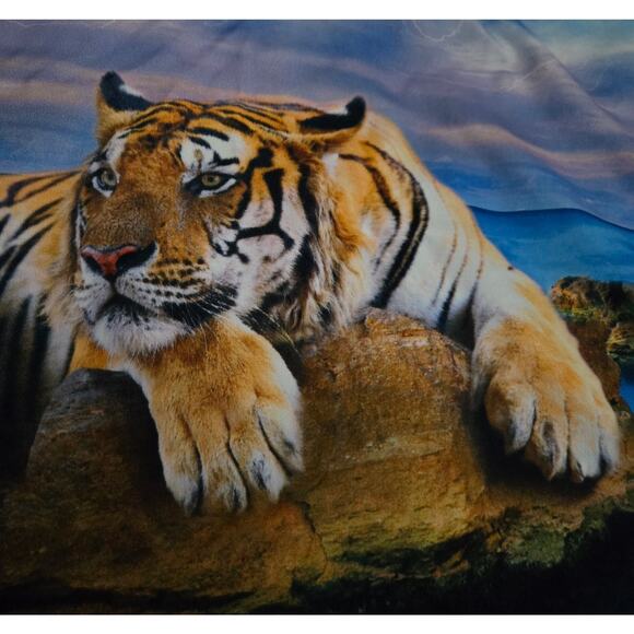 Royal Linen Source Quality Homeware Pillow Sham with Tiger on Cliff 21 x 29.5 - Picture 2 of 10